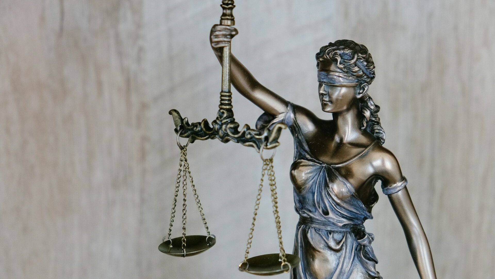 Read more about the article IT Challenges for Law Firms